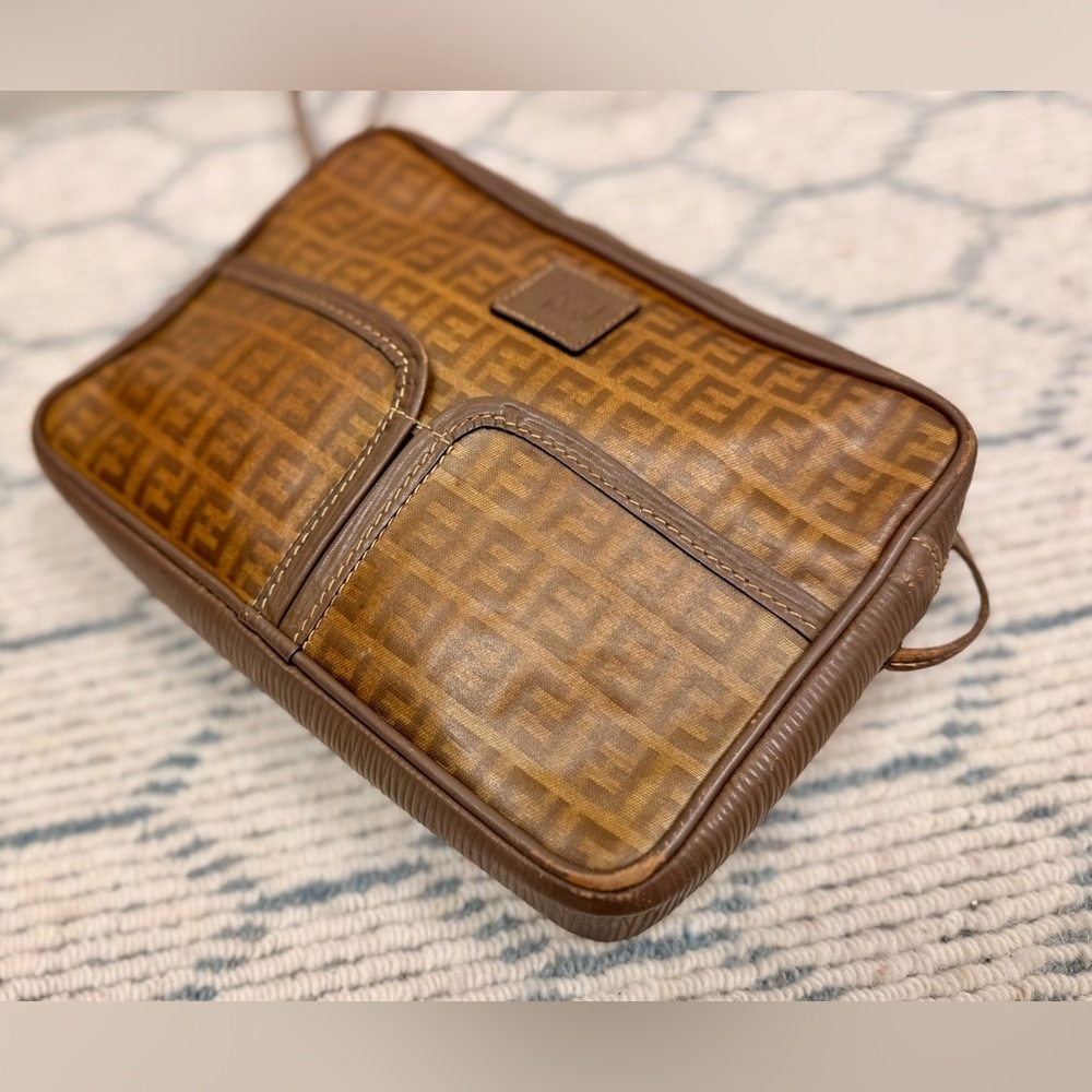 FENDI Vintage Classic Zucca F Monogram Brown Coated Canvas Crossbody Camera Bag - Picture 5 of 16